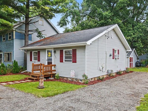 2303 Bartlett Road, Pleasant Lake, MI 49272