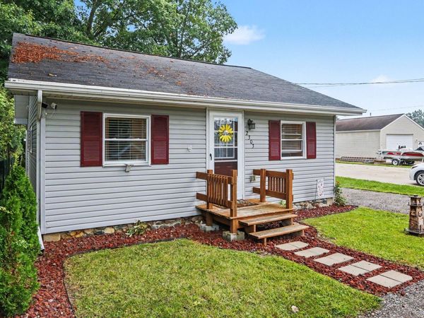 2303 Bartlett Road, Pleasant Lake, MI 49272