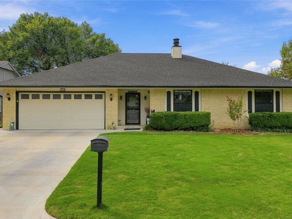 2313 W Broadway Court, Broken Arrow, OK 74012
