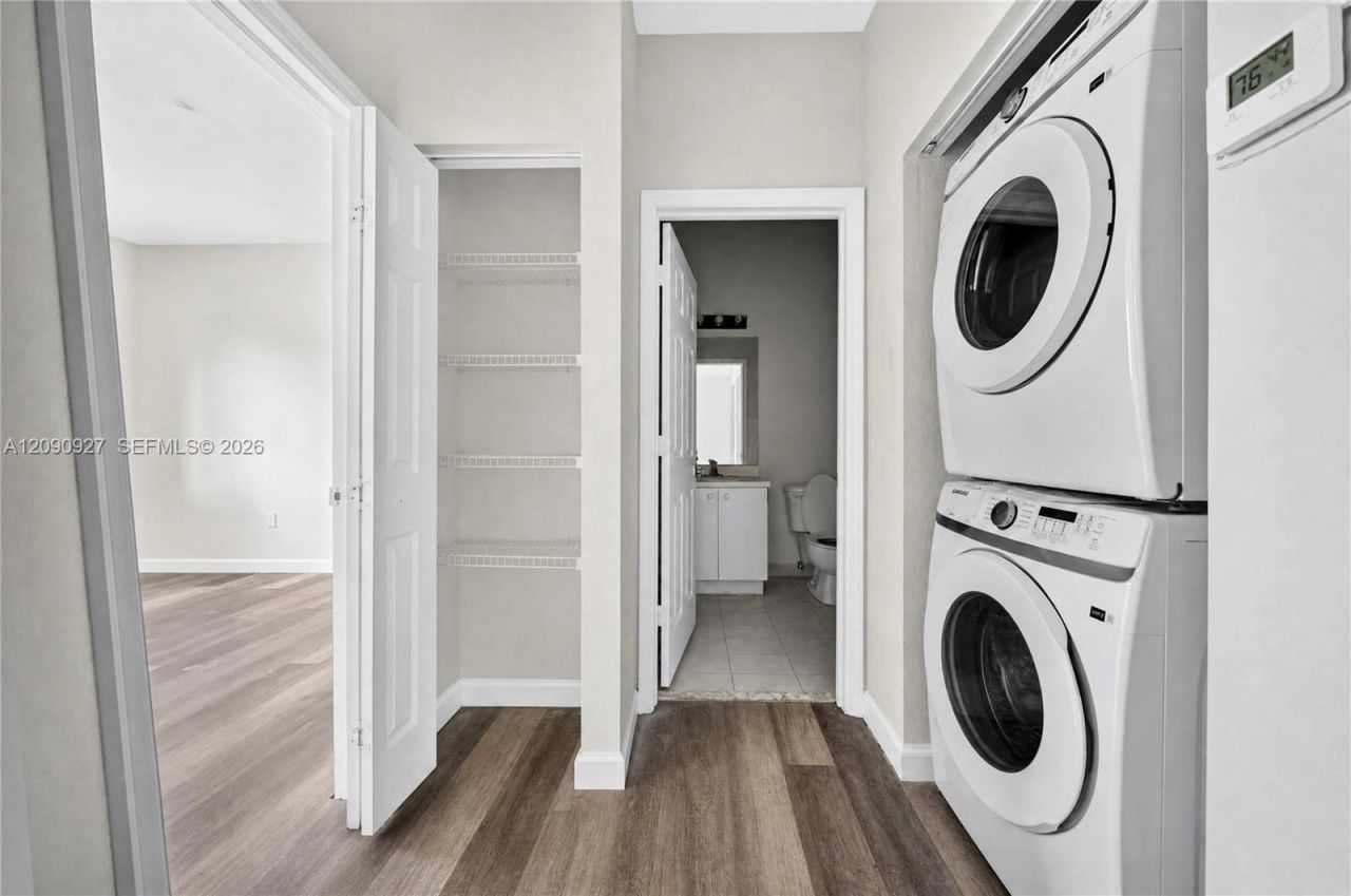 359 NE 27th Ter, Unit 204, Homestead, FL 33033 Photo