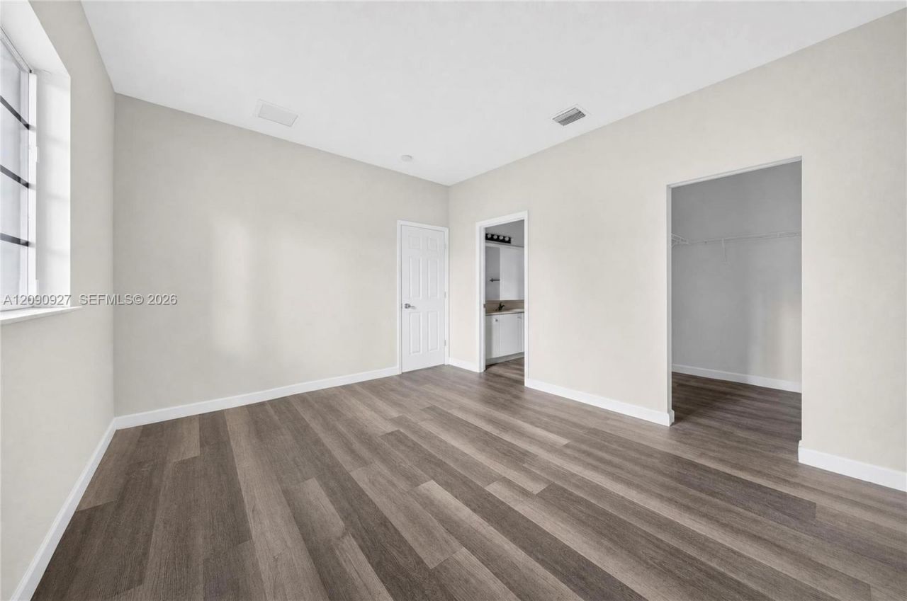 359 NE 27th Ter, Unit 204, Homestead, FL 33033 Photo