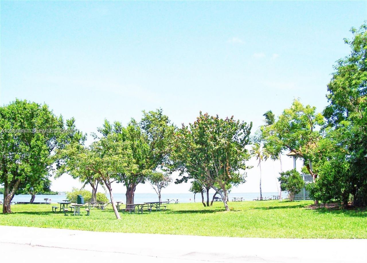 2884 SE 2nd Dr, Unit 2, Homestead, FL 33033 Photo
