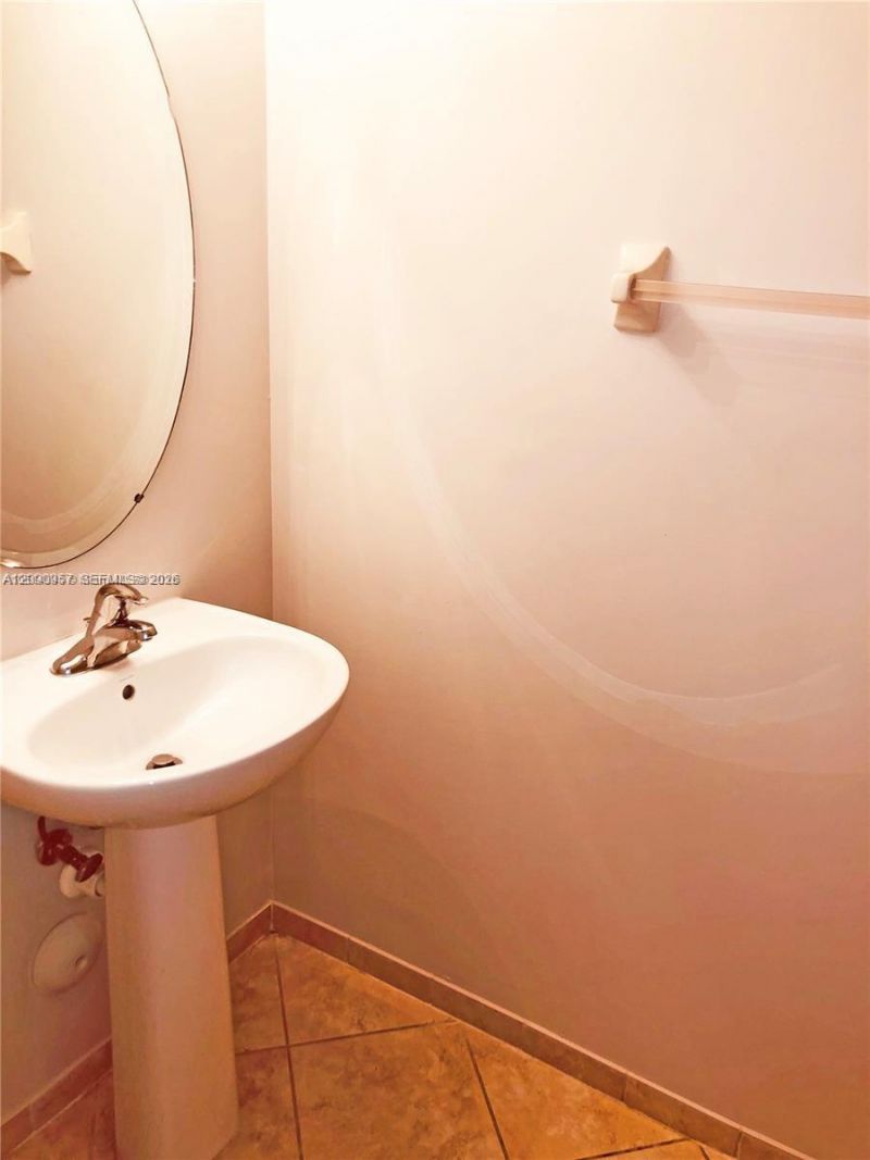 2884 SE 2nd Dr, Unit 2, Homestead, FL 33033 Photo