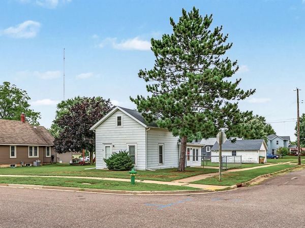 1134 Water St, Chippewa Falls, WI 54729
