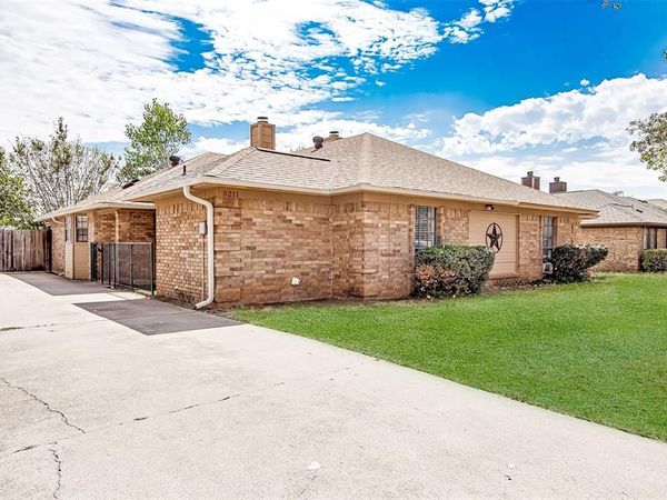 5211 Wild West Drive, Arlington, TX 76017