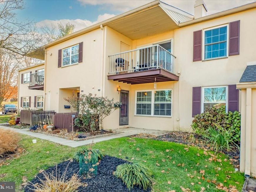 425 Old Forge Crossing , Devon, PA 19333 Main Photo