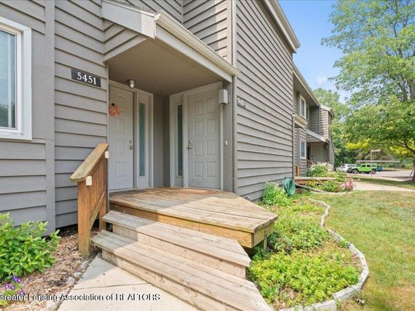 5453 Wild Oak Drive, East Lansing, MI 48823