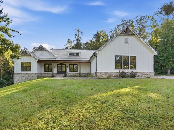 210 Blue Jay Way, Chester Twp, OH 45177