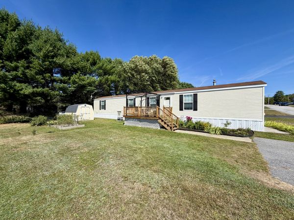 13 Dunlop Avenue , Mechanic Falls, ME 04256