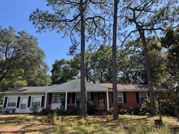 10 Walnut Avenue, Shalimar, FL 32579