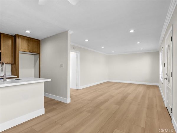 5530 Ackerfield Avenue, Unit 210, Long Beach, CA 90805