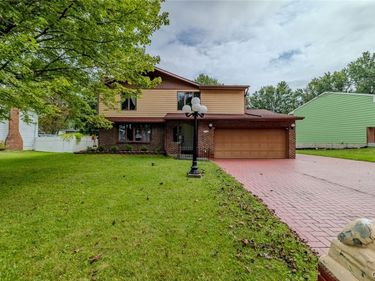 106 Stillwater Drive, East Syracuse, NY 13057