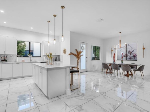 4363 NW 81st Ave , Doral, FL 33166