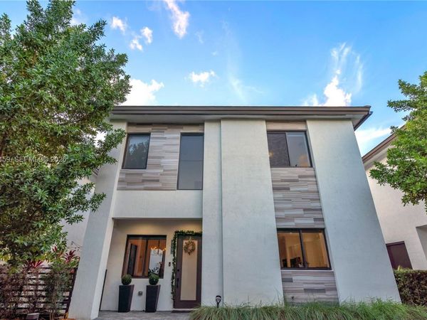 4363 NW 81st Ave , Doral, FL 33166
