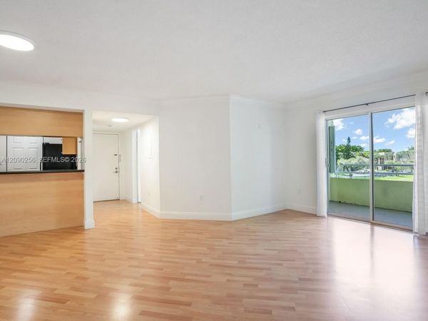10765 SW 108th Ave , Unit 305, Miami, FL 33176
