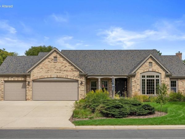 N74W16142 Stonewood DRIVE, Menomonee Falls, WI 53051