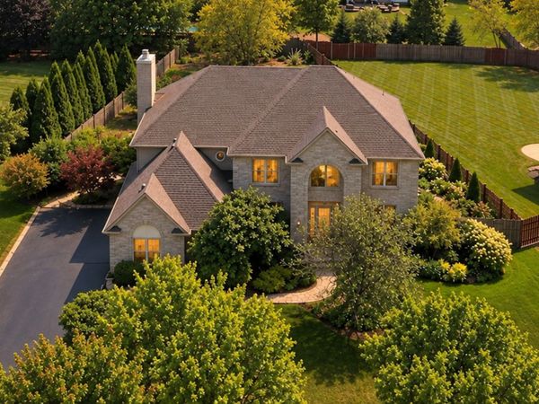 3691 Grayhawk Drive , Algonquin, IL 60102