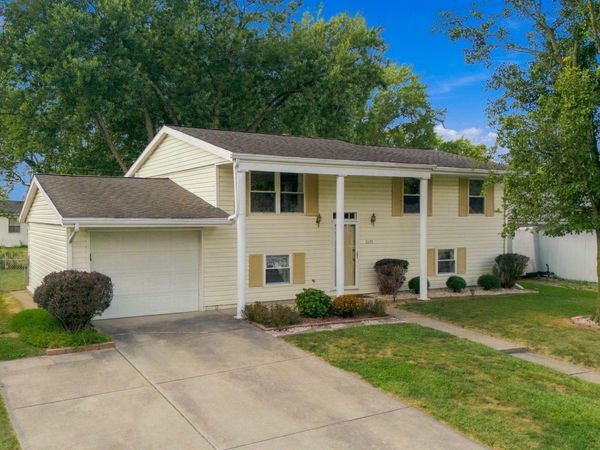 2225 Pebble Beach Drive, Kokomo, IN 46902