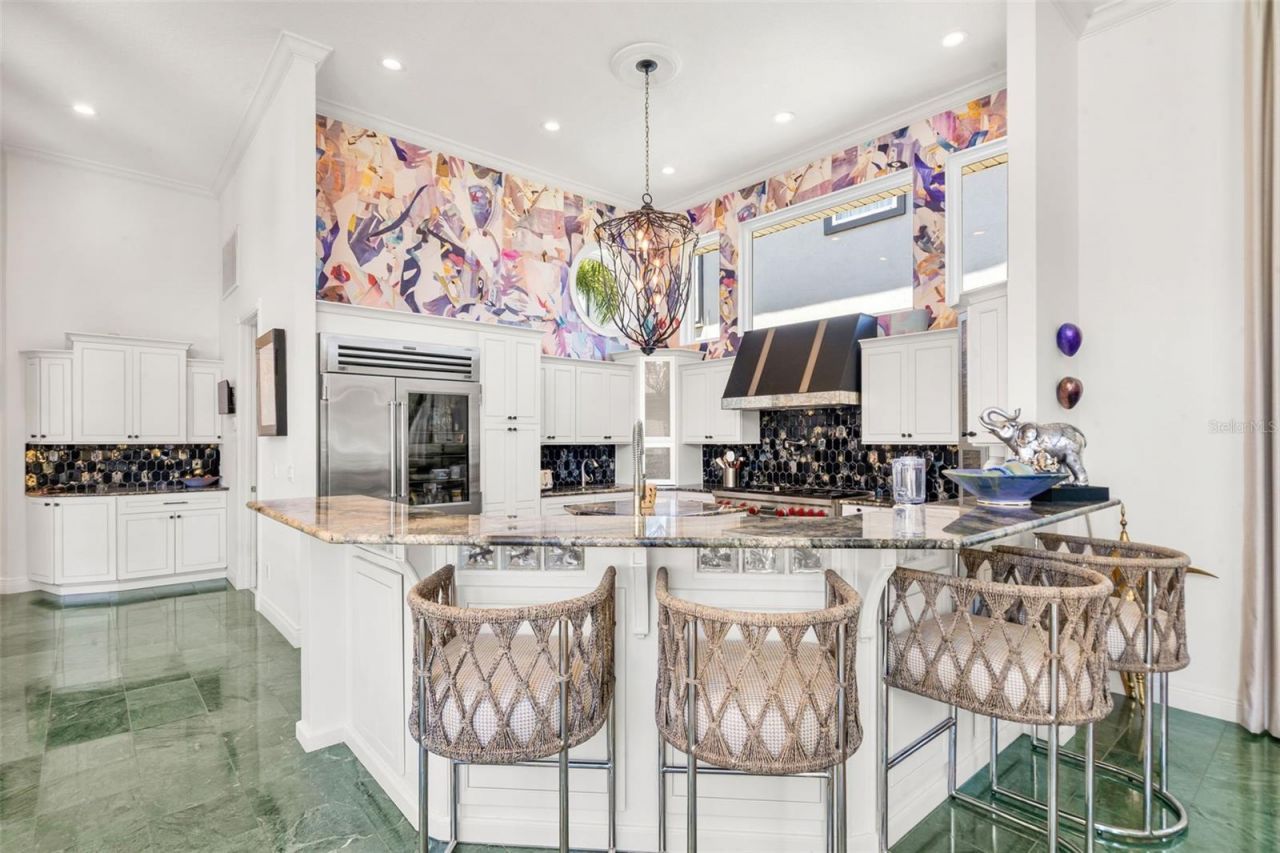 6320 Pasadena Point Boulevard, Gulfport, FL 33707 Photo