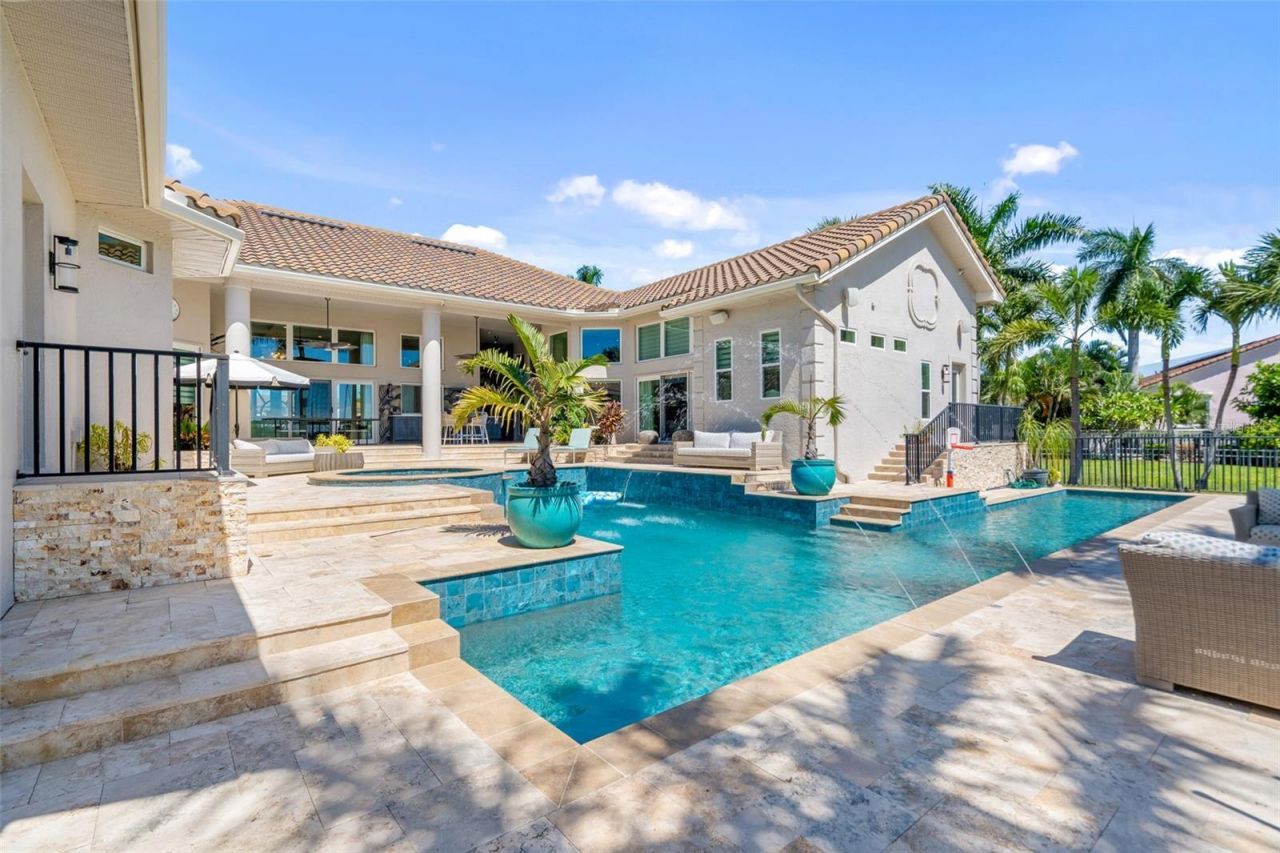 6320 Pasadena Point Boulevard, Gulfport, FL 33707 Photo