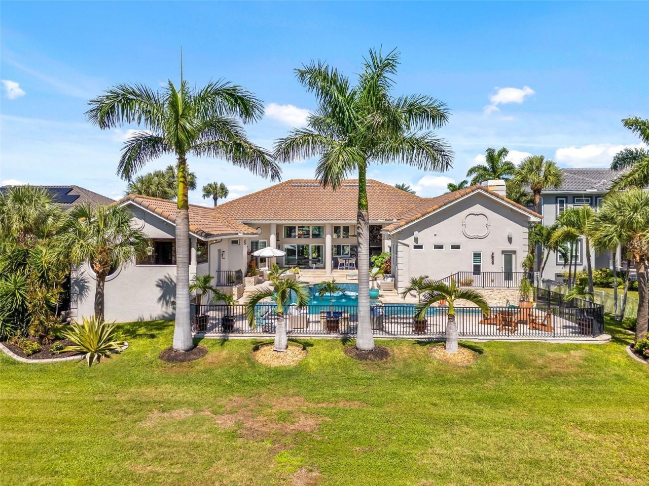 6320 Pasadena Point Boulevard, Gulfport, FL 33707 Photo
