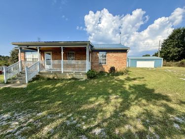1749 Hart Pike, Owingsville, KY 40360