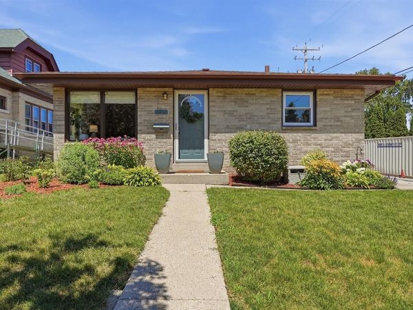 3956 E Edgerton Ave, Cudahy, WI 53110