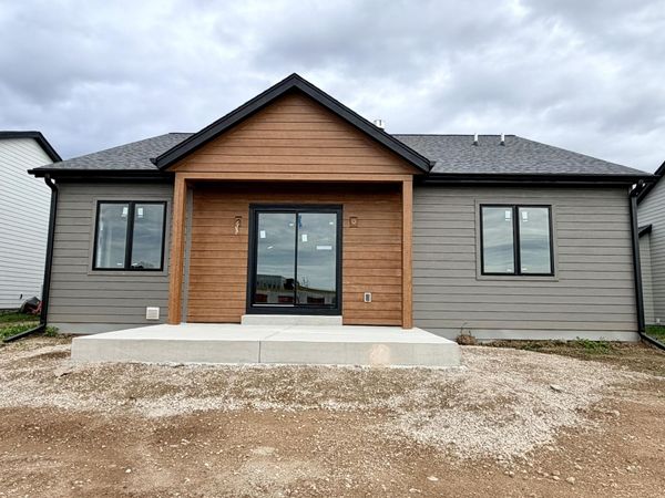 842 Stanton Way, Saukville, WI 53080