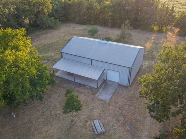 4300 County Road 4640 , Trenton, TX 75490