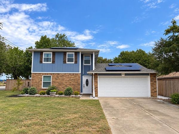 850 Frances Drive, Grand Prairie, TX 75052