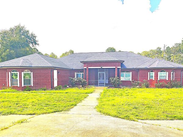 9202 E River Drive, Navarre, FL 32566