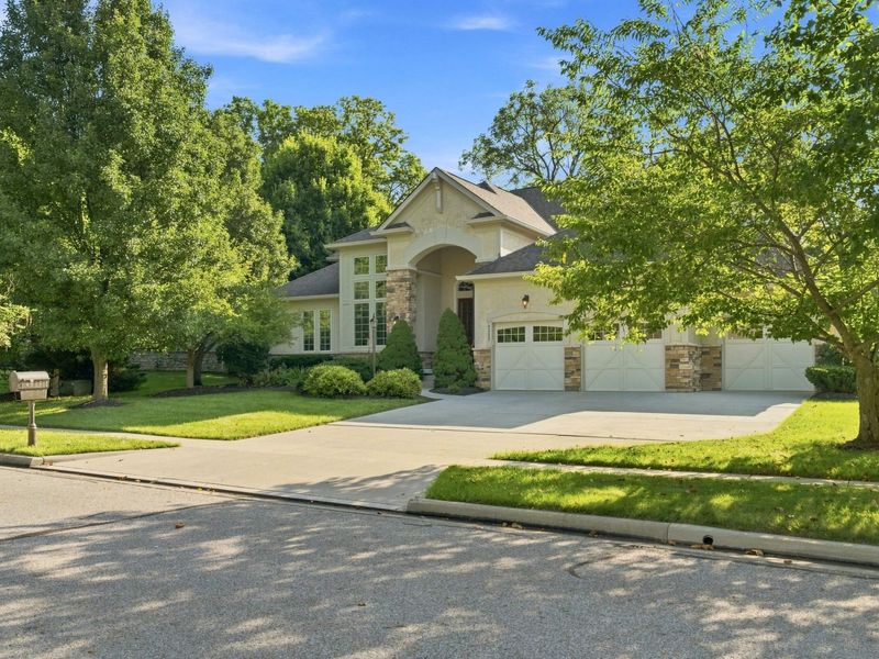 4317 Yellow Wood Drive, Dublin, OH 43016 Photo 2