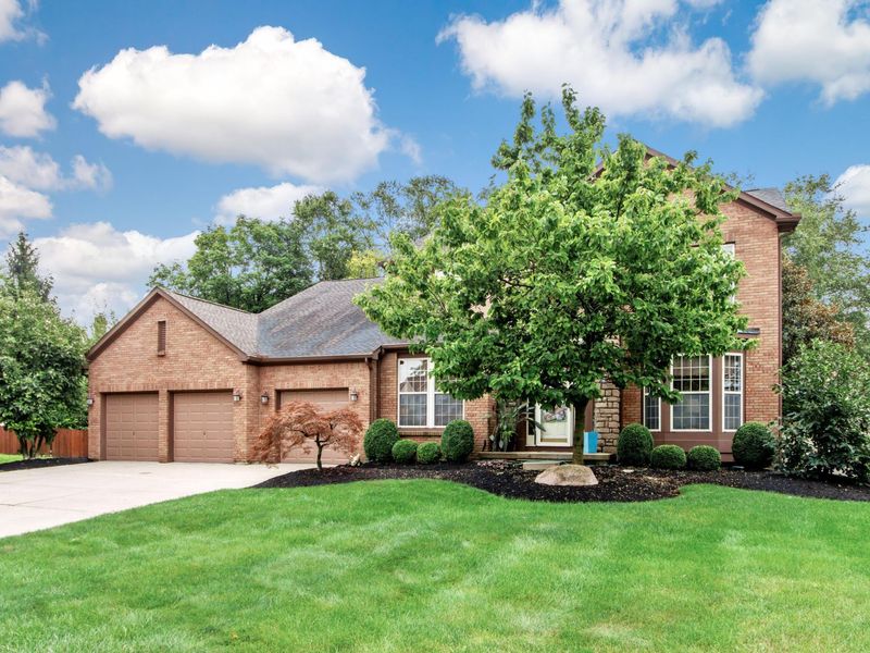 354 Amesbury Court, Westerville, OH 43082 Photo 2