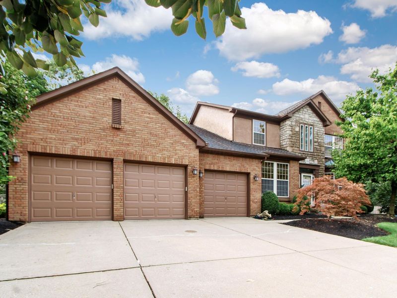 354 Amesbury Court, Westerville, OH 43082 Photo 3