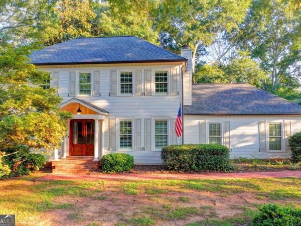 3852 Ivey Lane SW, Lilburn, GA 30047