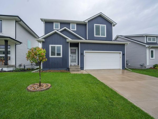 16632 Oakwood Drive, Urbandale, IA 50323