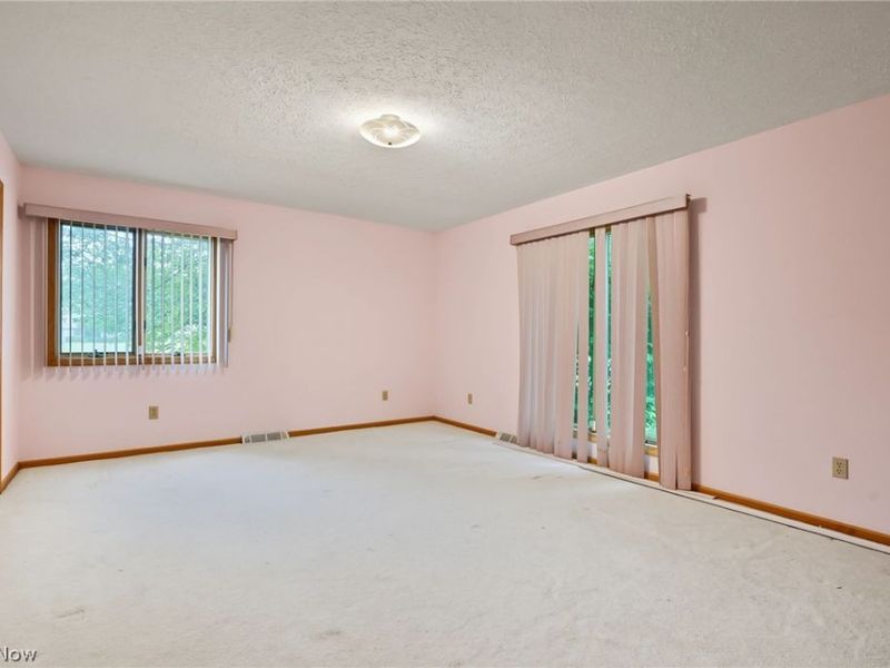 101 Golf Drive, Cortland, OH 44410 Photo 18