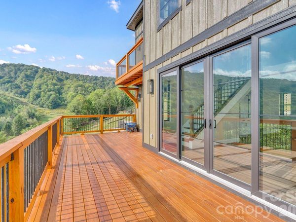 117 Snowcloud Drive , Seven Devils, NC 28604