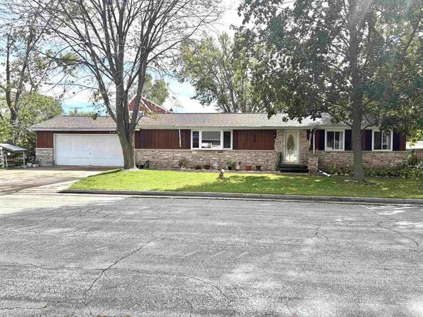 241 BUTTE DES MORTS DRIVE, Menasha, WI 54952
