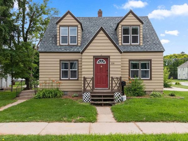 220 S UNION STREET, Shawano, WI 54166