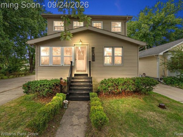 23802 Elmira Street , St Clair Shores, Mi 48082