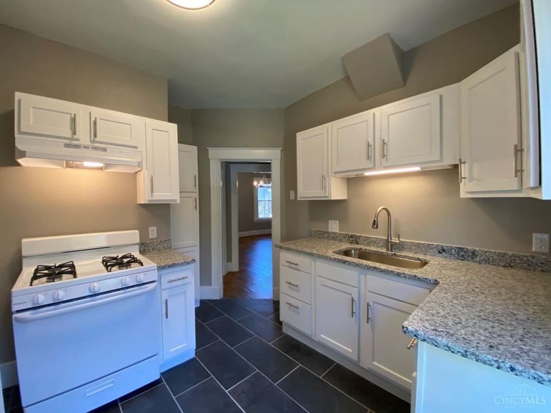 2806 Observatory Avenue, Cincinnati, OH 45208 Photo 15