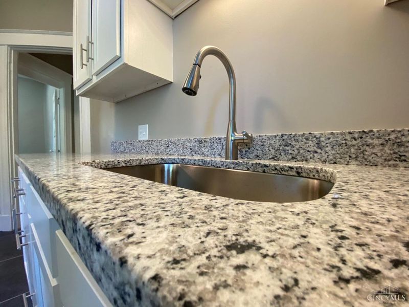 2806 Observatory Avenue, Cincinnati, OH 45208 Photo 59
