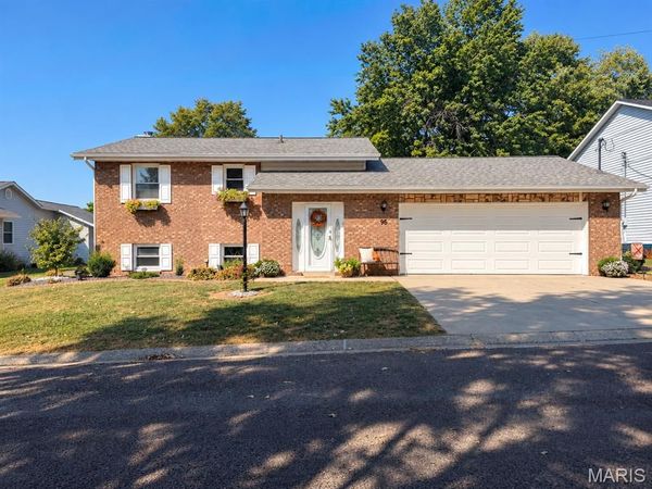 95 Sunray Drive, Highland, IL 62249