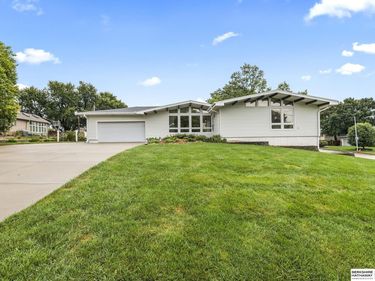 2425 S 114th Street, Omaha, NE 68144