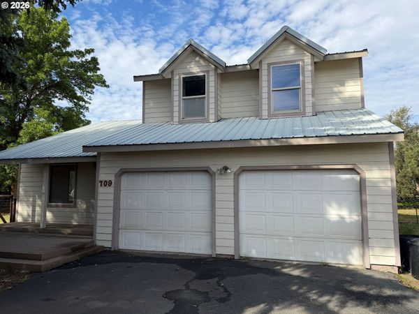 709 N RUSSELL ST, Joseph, OR 97846