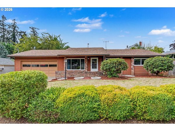 115 GRANT ST, Silverton, OR 97381