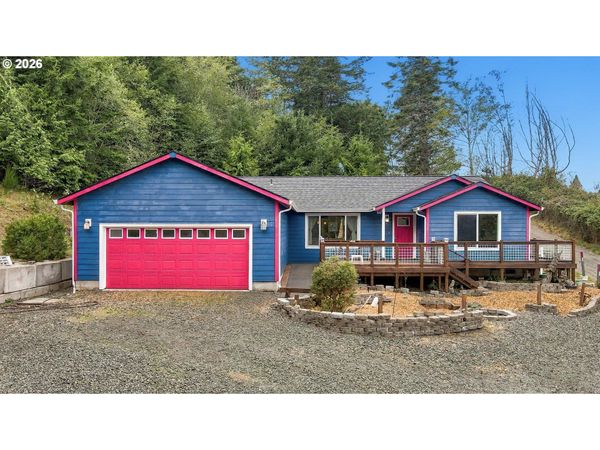 700 KINGS AVE, Lakeside, OR 97449