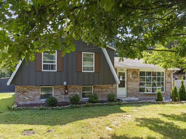 738 Church Street, Batavia, IL 60510