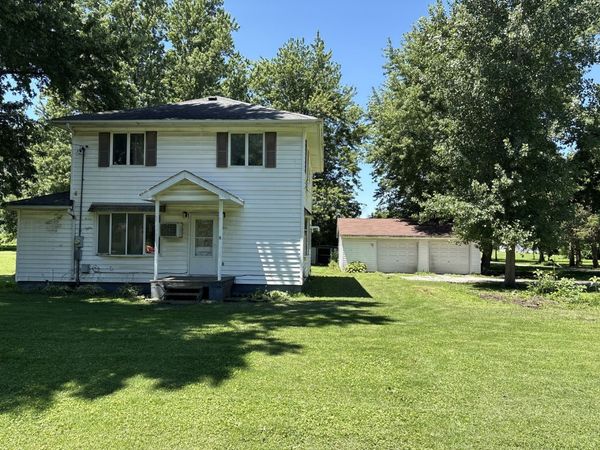 410 N First Street, Bellflower, IL 61724